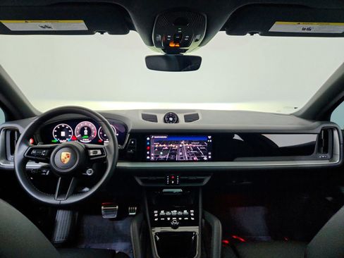 Used 2024 Porsche Cayenne S image 24