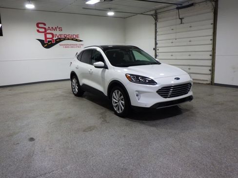 Used 2022 Ford Escape Titanium w/ Titanium Elite Package AWD/4WD image 5
