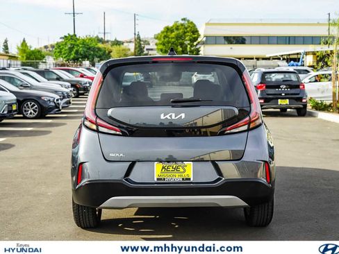 Used 2023 Kia Soul LX w/ Option Group 015 FWD image 3