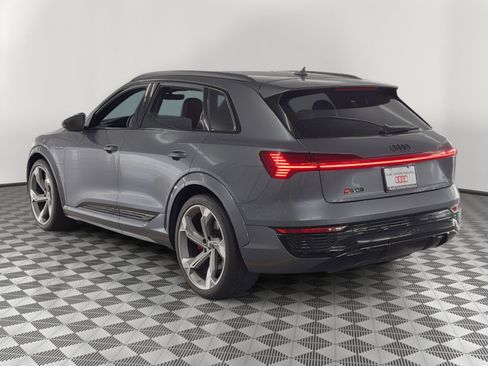 Certified 2024 Audi SQ8 e-tron Premium Plus w/ Black Optic Package AWD/4WD image 3