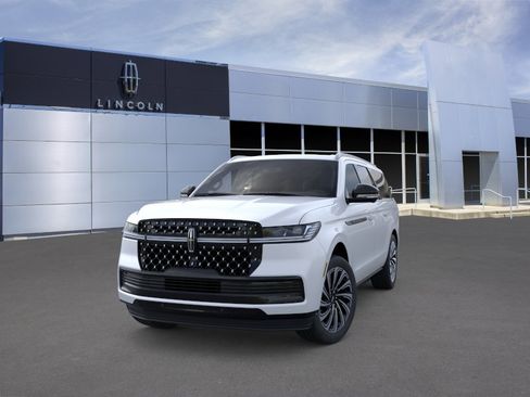 New 2026 Lincoln Navigator L Black Label AWD/4WD image 2