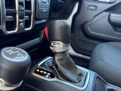 Used 2021 Jeep Wrangler Unlimited Sport image 31