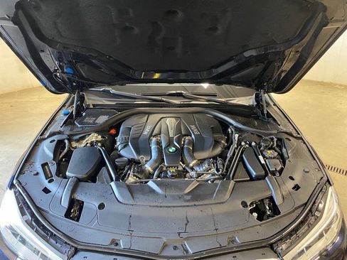Used 2018 BMW 750i xDrive AWD/4WD image 24
