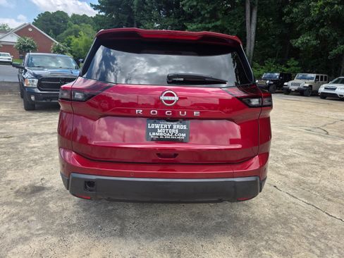 Used 2024 Nissan Rogue S FWD image 6