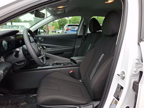 Certified 2024 Hyundai Elantra SEL FWD image 13