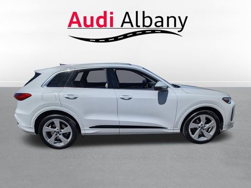 Used 2025 Audi Q5 Prestige AWD/4WD image 3