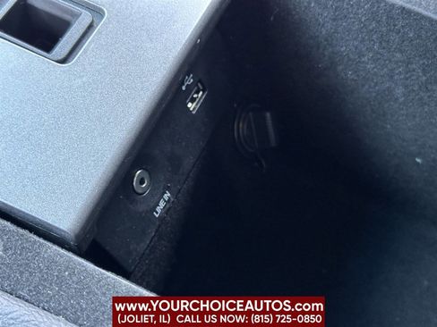 Used 2015 Ford Taurus SEL image 41