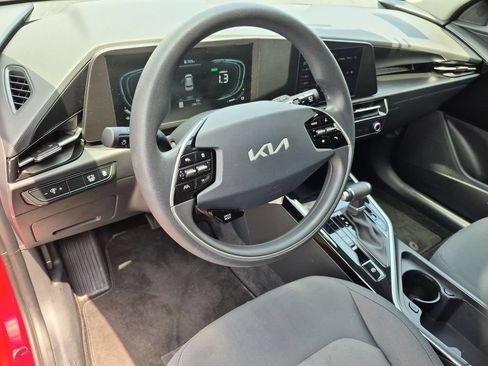 Used 2025 Kia Niro LX FWD image 15