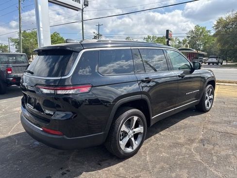New 2026 Jeep Grand Cherokee L Limited w/ Luxury Tech Group II RWD image 3