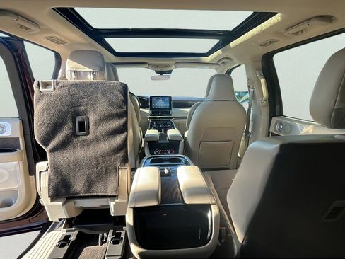 Used 2020 Lincoln Navigator Reserve w/ Luxury Package image 21