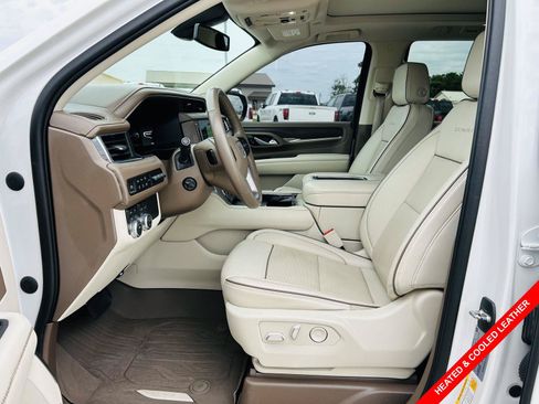 Used 2022 GMC Yukon Denali AWD/4WD image 3