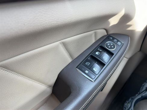 Used 2014 Mercedes-Benz GL 450 4MATIC image 13