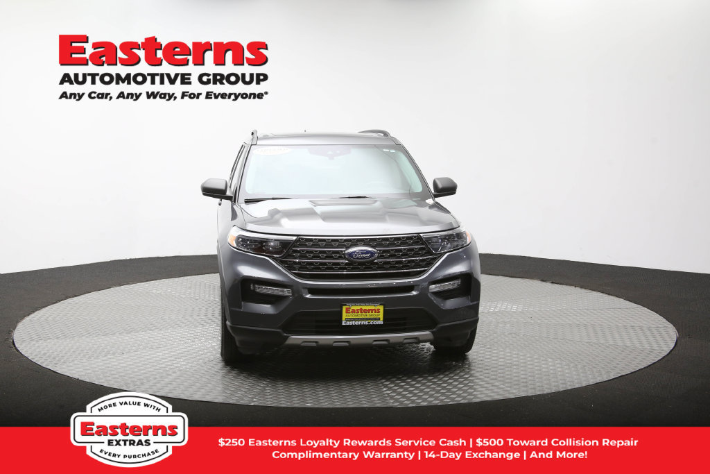 Used 2023 Ford Explorer XLT w/ Equipment Group 202A AWD/4WD image 53