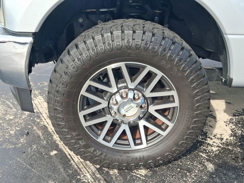 Used 2018 Ford F250 XLT w/ XLT Premium Package AWD/4WD image 8
