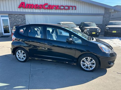 Used 2011 Honda Fit Sport image 2