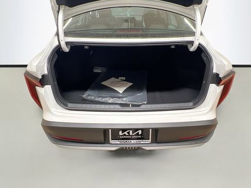 New 2025 Kia K4 LXS image 23