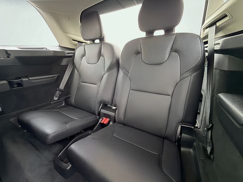 Used 2022 Volvo XC90 T6 Momentum w/ Advanced Package AWD/4WD image 21