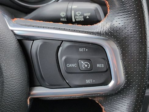 Used 2023 Jeep Gladiator Mojave AWD/4WD image 25