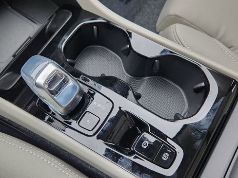 New 2026 Volvo XC40 B5 Plus w/ Protection Package Premier image 11