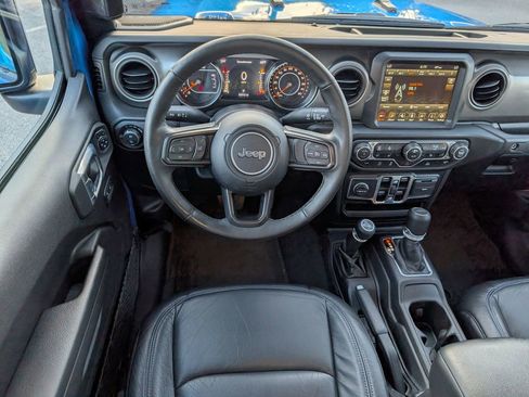 Used 2022 Jeep Gladiator Willys image 8
