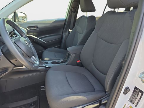 Used 2022 Toyota Corolla Cross LE FWD image 14