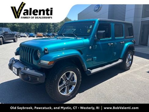 Used 2019 Jeep Wrangler Unlimited Sahara w/ Cold Weather Group AWD/4WD image 1