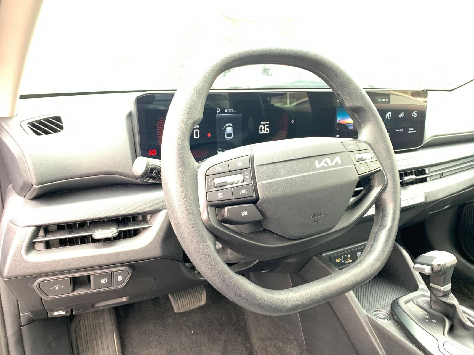 Used 2025 Kia K4 FWD image 32