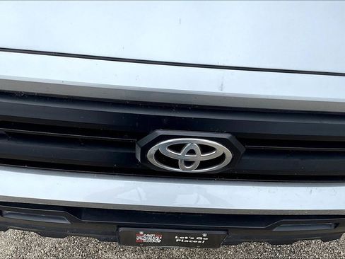 Used 2025 Toyota Tacoma SR image 33