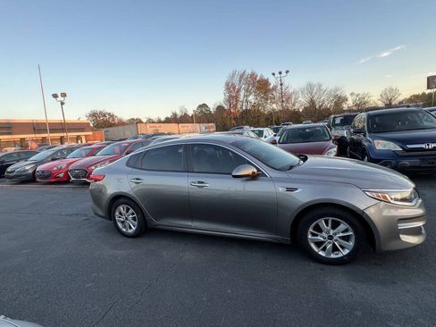 Used 2018 Kia Optima LX FWD image 1