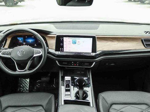 Certified 2026 Volkswagen Atlas SE FWD image 12