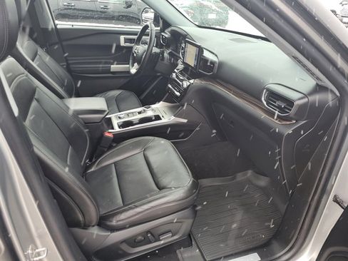 Used 2021 Ford Explorer Limited w/ Equipment Group 301A image 3