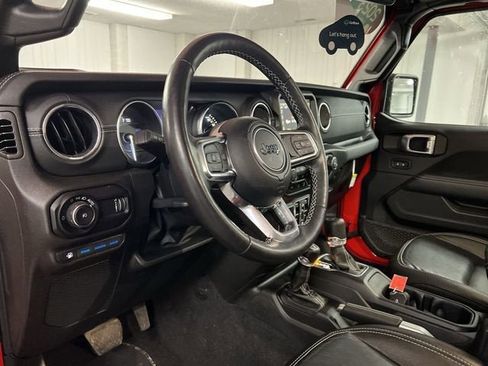 Used 2023 Jeep Wrangler Sahara w/ Cold Weather Group image 10