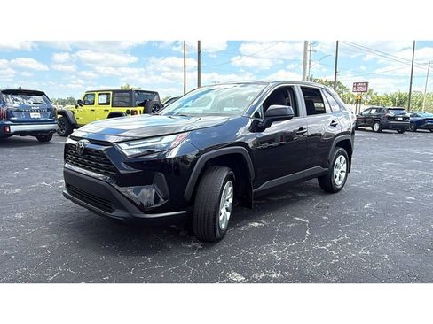 Used 2023 Toyota RAV4 LE FWD image 3