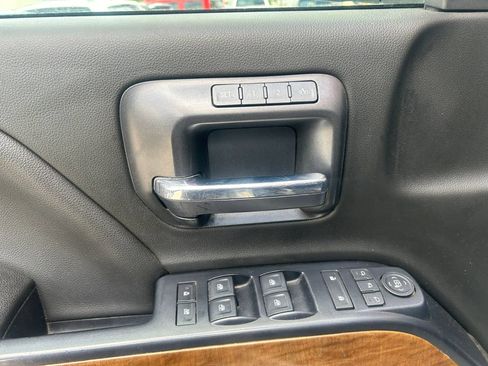 Used 2018 Chevrolet Silverado 1500 LTZ w/ LTZ Plus Package AWD/4WD image 16