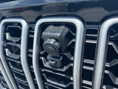 New 2025 Jeep Wrangler Sahara image 18