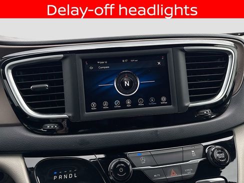 Used 2021 Chrysler Voyager Lxi image 12