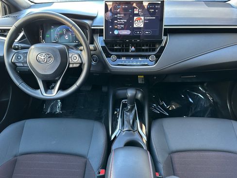 Used 2025 Toyota Corolla SE image 16