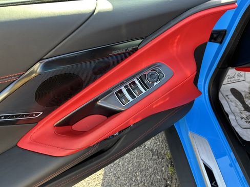 Used 2024 Chevrolet Corvette Stingray Premium Conv w/ Z51 Performance Package image 13