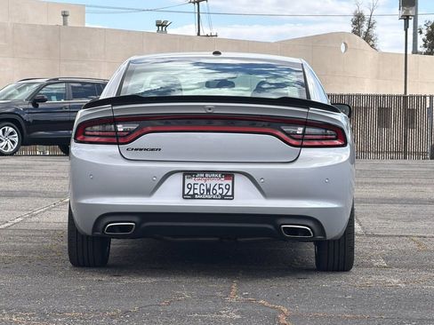 Used 2022 Dodge Charger SXT w/ Blacktop Package image 4