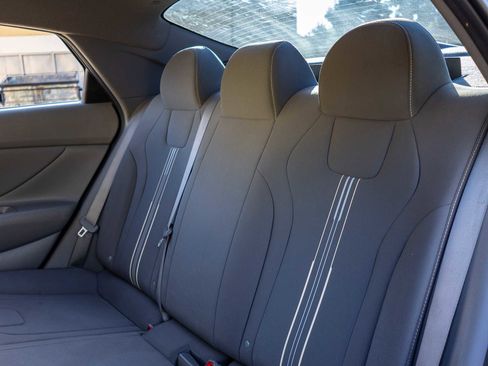 Used 2023 Hyundai Elantra SEL w/ Convenience Package image 17