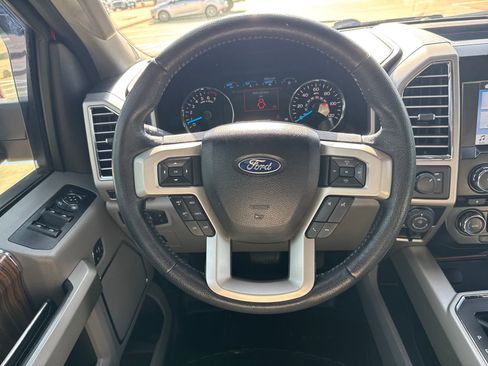 Used 2016 Ford F150 Lariat image 15