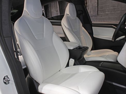 Used 2017 Tesla Model X 100D image 56