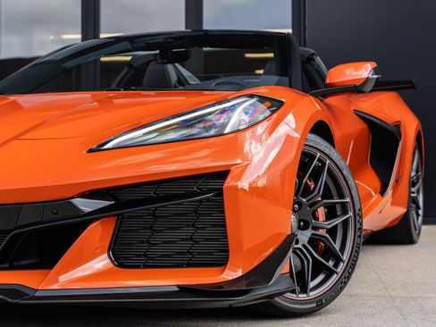 Used 2026 Chevrolet Corvette Z06 RWD image 23