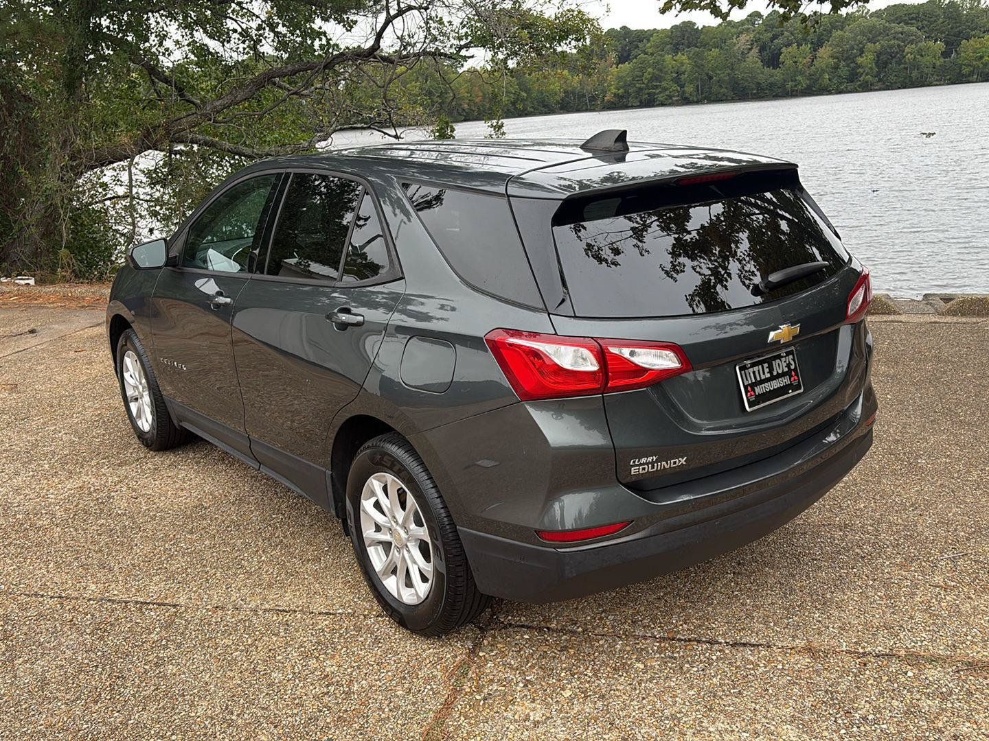 Used 2019 Chevrolet Equinox LS w/ LS Convenience Package FWD image 9