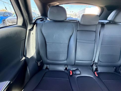 Used 2024 Mercedes-Benz GLC 300 4MATIC image 40