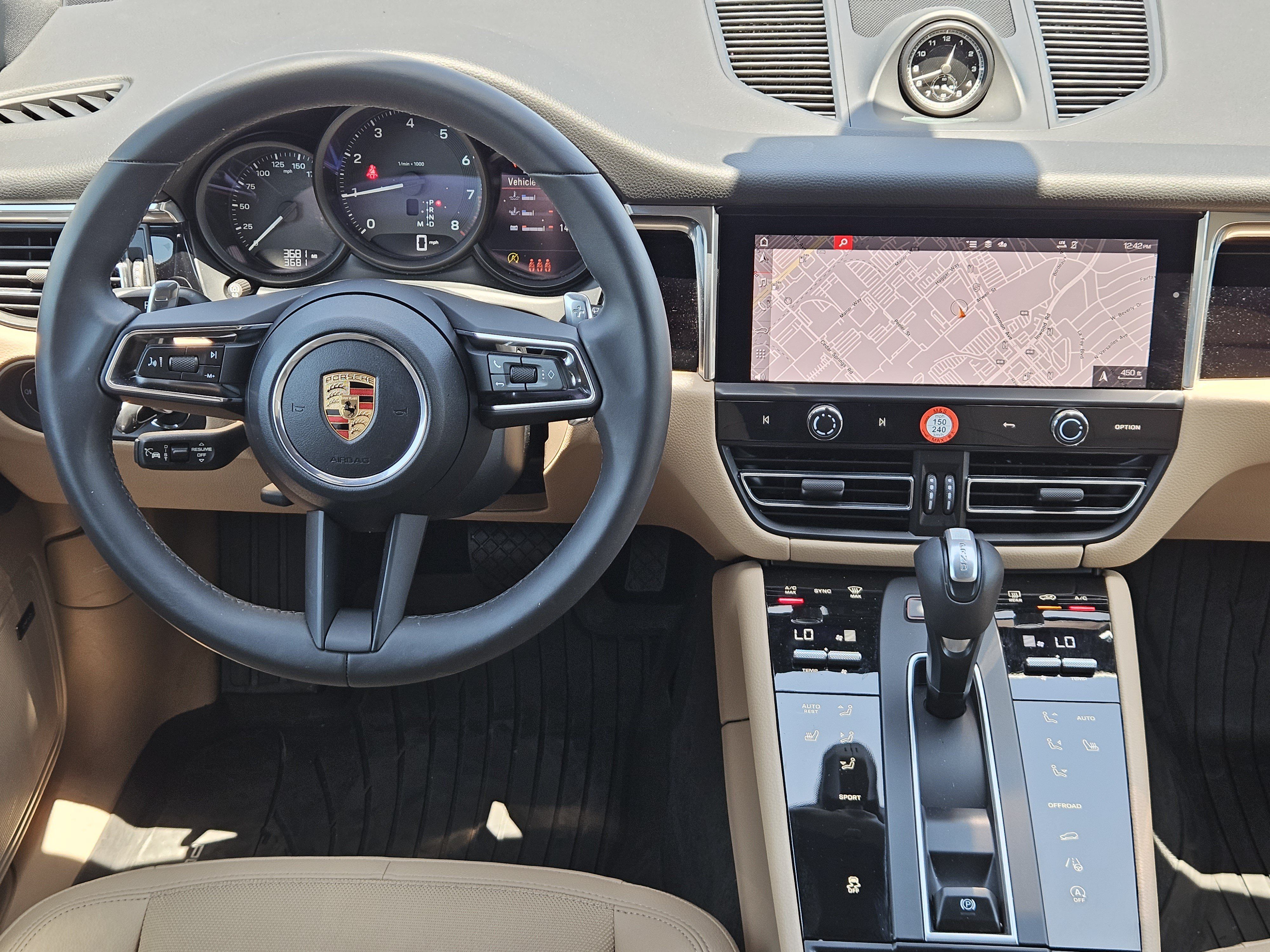 Certified 2026 Porsche Macan AWD/4WD image 26