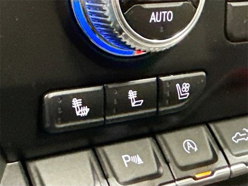 Used 2019 GMC Sierra 1500 SLT w/ SLT Premium Package image 23