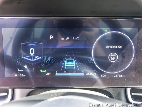 Used 2025 Hyundai Elantra Limited FWD image 4