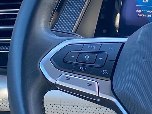 Certified 2025 Volkswagen Atlas Cross Sport SEL Premium R-Line image 7