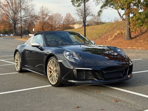 Used 2019 Porsche 911 image 18